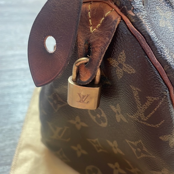 Authentic Louis Vuitton Speedy 25. - Picture 5 of 10